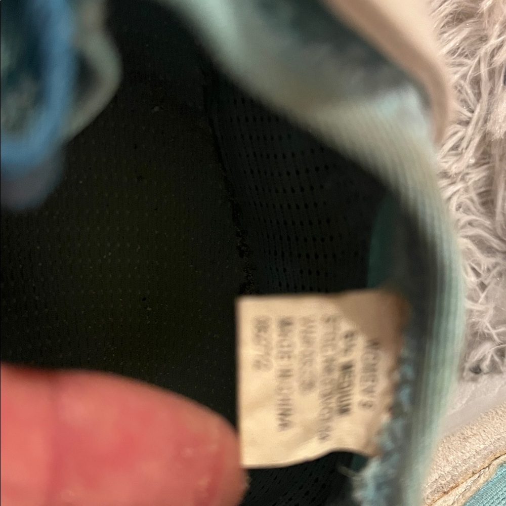 LL Bean Stylish Blue and White Sneakers - Picture 4 of 5